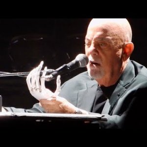 POP+MEDLEY+COVER+LIVE: Billy Joel - Halloween Songs (Munsters, Addams Family, Monster Mash) (Madison Square Garden 20. Okt. 2023)
