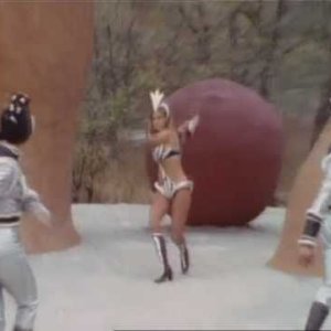 SPACEAGE+POP: Raquel Welch - Space Girl Dance & California Dreaming (US 1970)