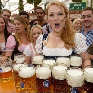 DOKU+OKTOBERFEST+ALKOHOLISMUS(S)+DEKADENZ+EXZESS: Wiesn Wahnsinn Größtes Volksfest der Welt (N24 2014)
