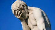 Paris_Tuileries_Garden_Facepalm_statue-1200x666.webp