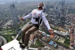 base_jumping_from_sapphire_tower_in_istanbul-1280x.webp