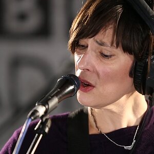 ART+POP+SPACE+ROCK+FOLK+ELECTRONIC+FEMALE+LIVE: Laetitia Sadier Source Ensemble - Love Captive (BBC 6 Music Live Room Session 2017)